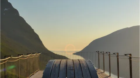 Utsiktspunkt vei fjell senja