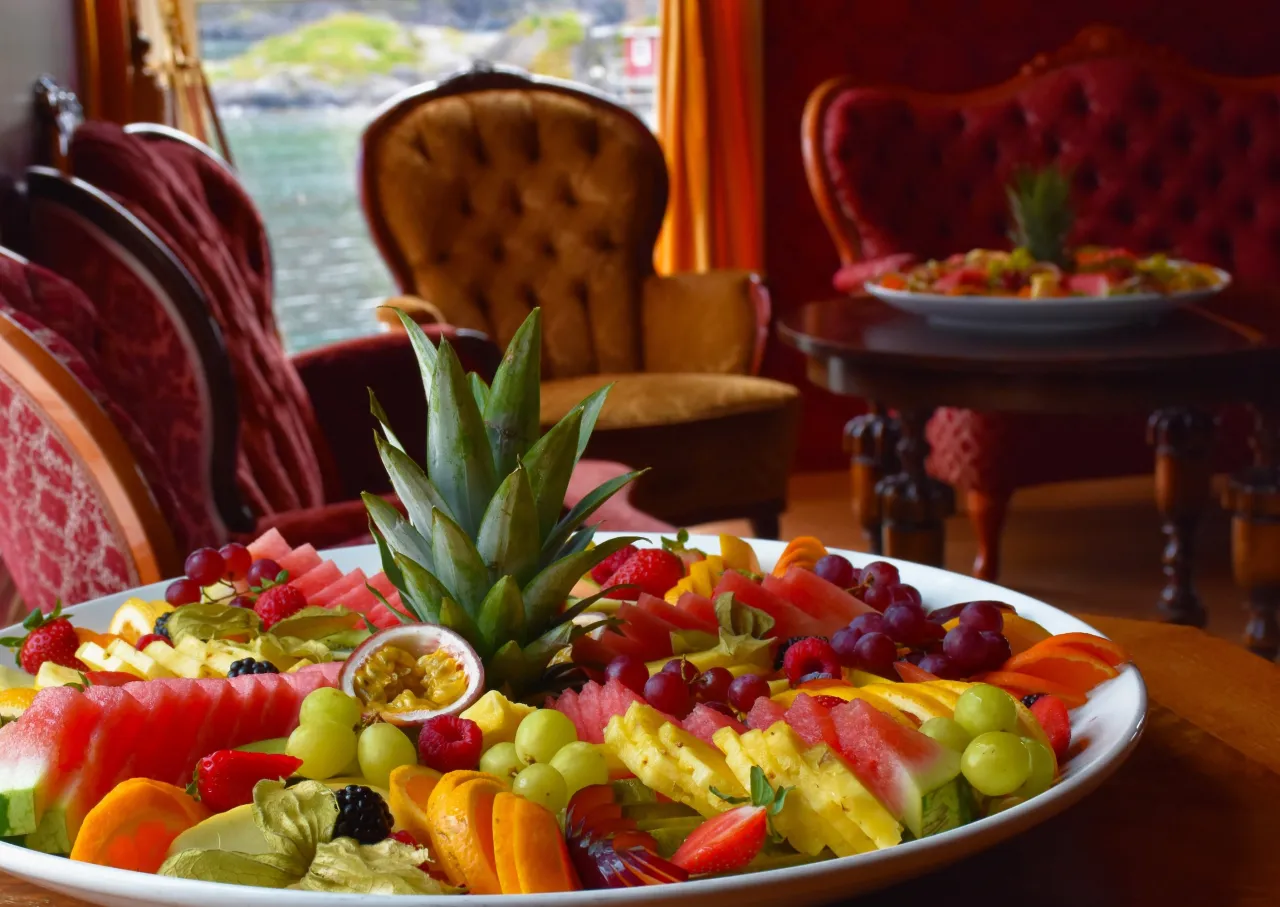 Cognacsalong, cognac saloon, afternoon tea, fruit