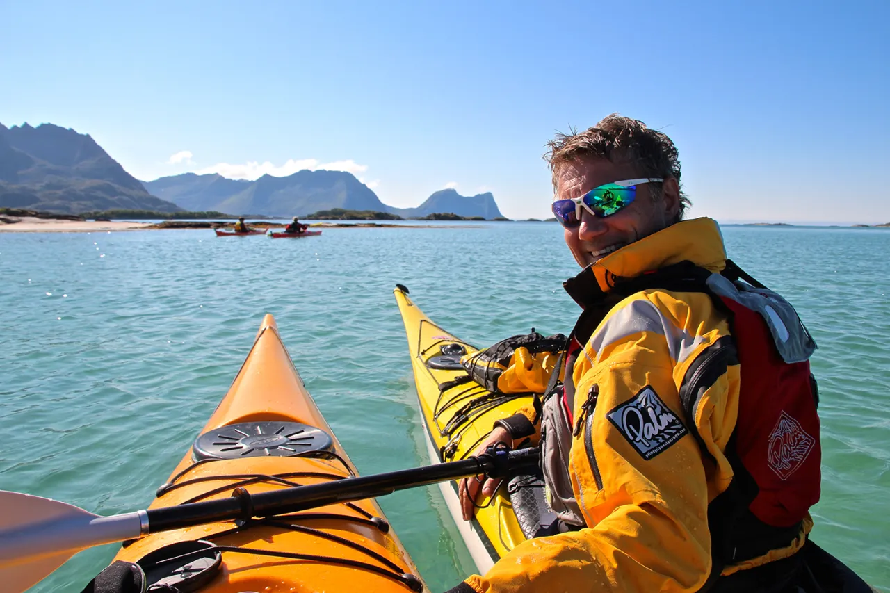 kayak activity in caribbean surroundings
