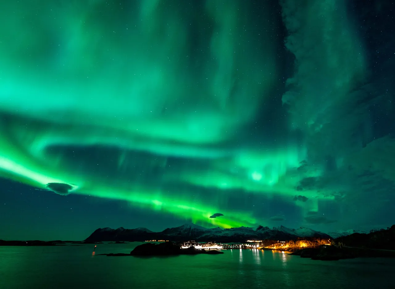 Northern lights above hamn