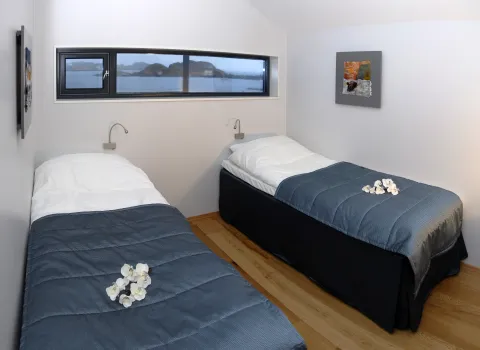 bedroom suite